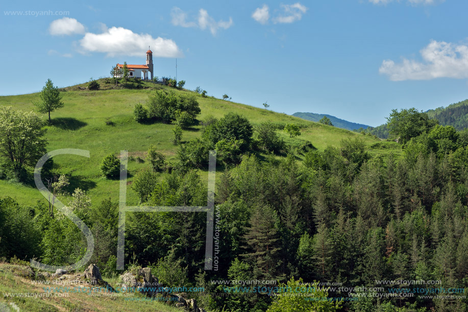 Църква в Родопа Планина, близо до село Борово, Пловдивска Област