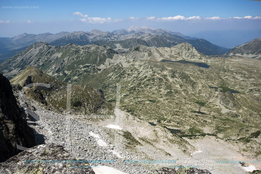 Изглед от връх Каменица към Връх Вихрен, Пирин