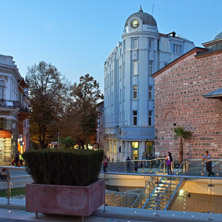 Пловдив, Главна улица, площад Римски Стадион