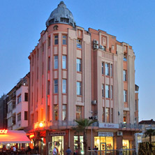 Пловдив, Главна улица, площад Римски Стадион
