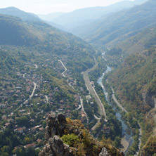 Искърско дефиле, изглед от Лакатнишки скали - Снимки от България, Курорти, Туристически Дестинации