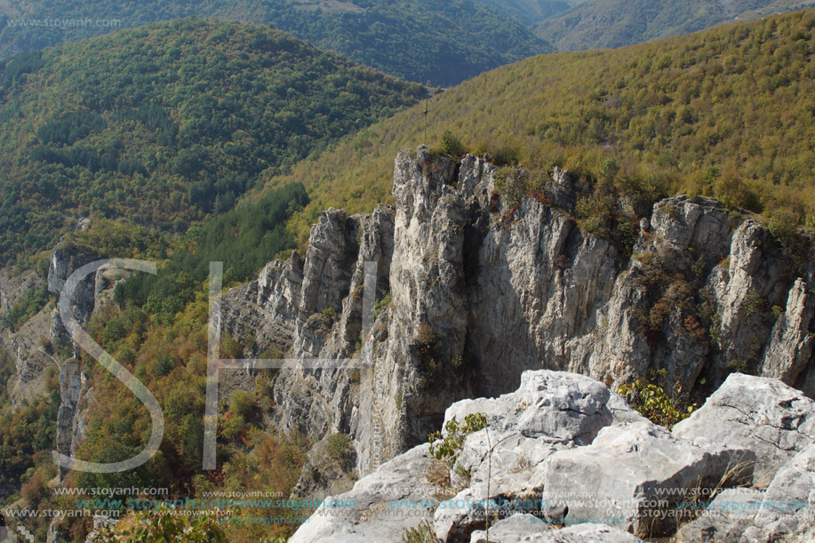 Искърско дефиле, изглед от Лакатнишки скали