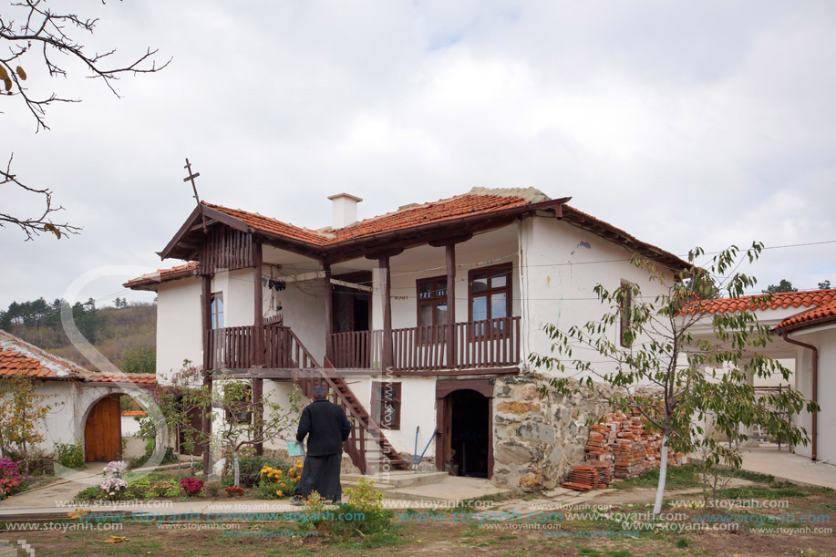 Клисурски манастир Света Петка Параскева, в близост до Банкя