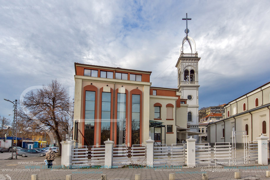 Пловдив, Католическа църква