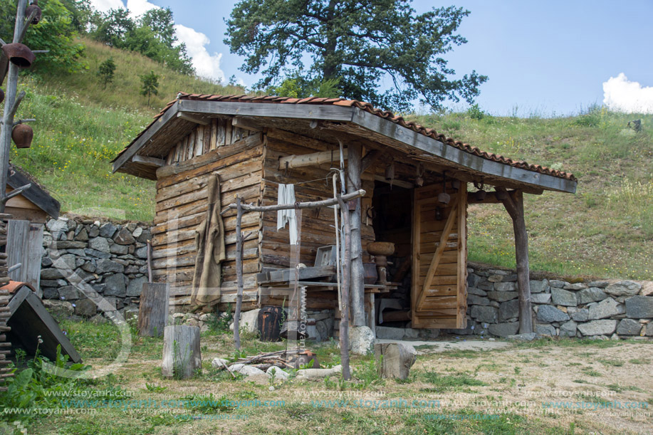 Село Белчин, Етнографски Музей, Овчарска кошара, Община Самоков, София Област