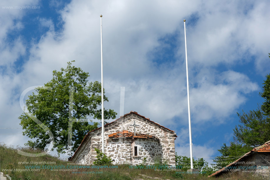 Кръстова Гора, Църква Света Троица, Пловдивска Област