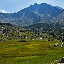 Връх Яловарника, Пирин