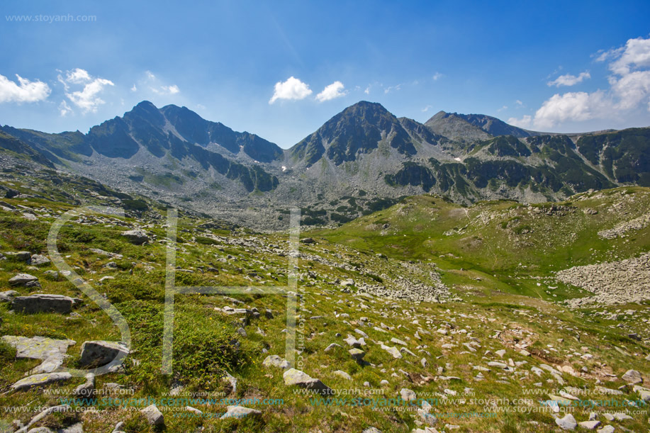 Връх Яловарника, Връх Зъбът и връх Куклите, Пирин