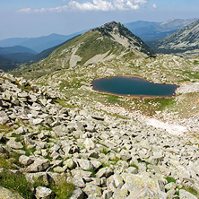 Изкачване на Връх Каменица, изглед към Кози Езера, Пирин