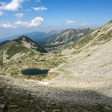 Изкачване на Връх Каменица, изглед към Кози Езера, Пирин