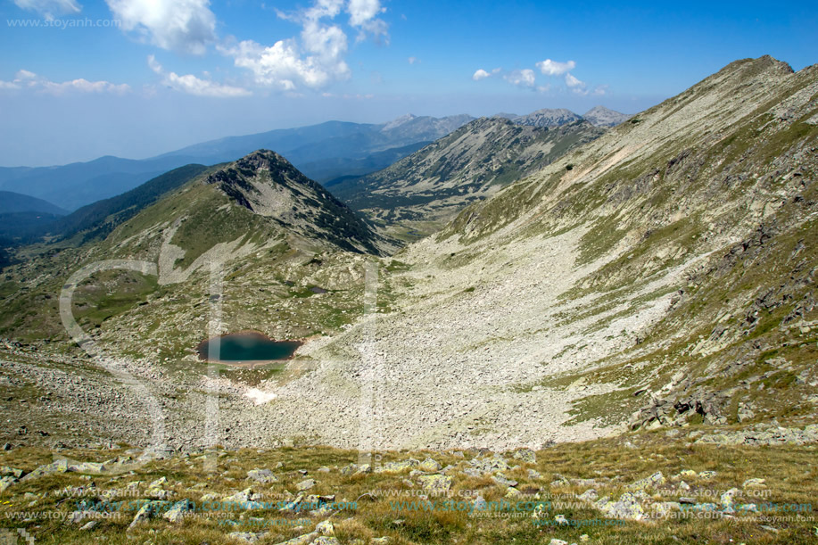 Изкачване на Връх Каменица, изглед към Кози Езера, Пирин