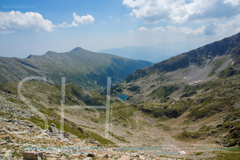 Изкачване на Връх Каменица, изглед към Митрово езеро, Пирин