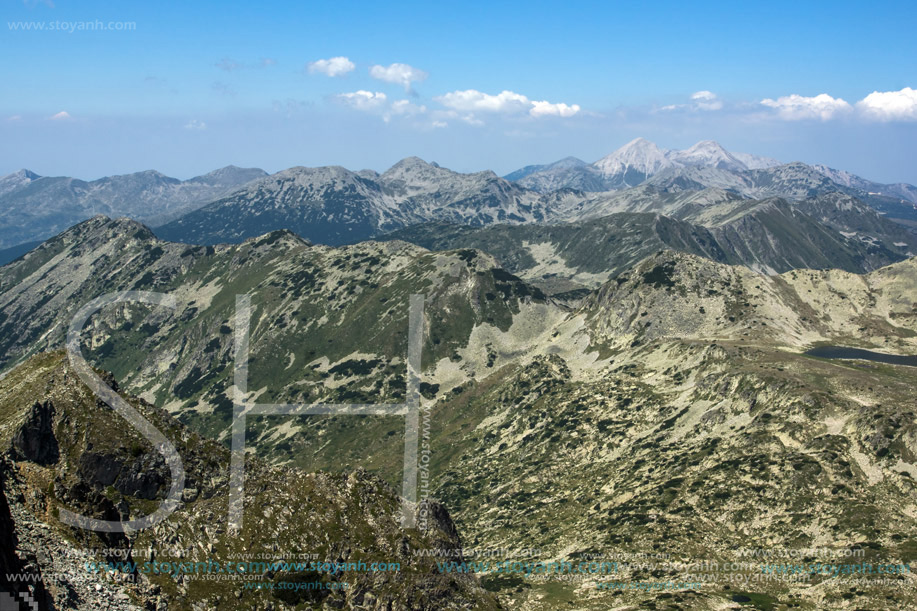 Изглед от връх Каменица към връх Вихрен и Връх Кутело, Пирин