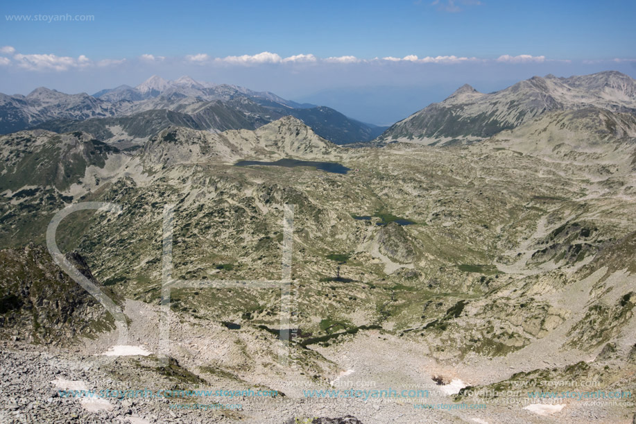 Изглед от връх Каменица към Връх Полежан, Връх Вихрен и Връх Кутело, Пирин