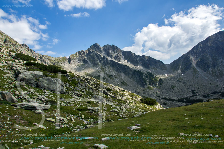 Връх Яловарника, Пирин