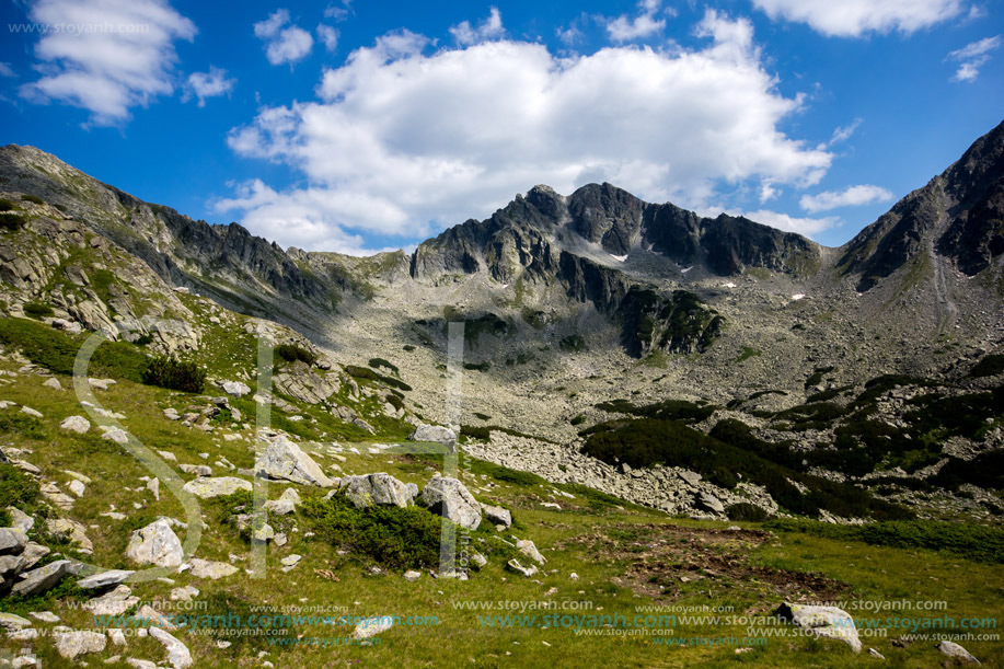 Връх Яловарника, Пирин