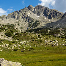 Връх Яловарника, Пирин