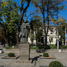 Градинката на Попа, Паметник на Патриарх Евтимий, София