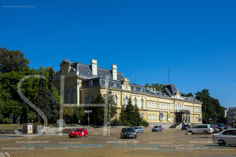 Площад княз Александър I и Национална Художествена галерия, София