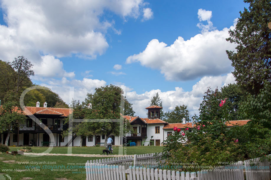 Етрополски Манастир Света Троица, София Област