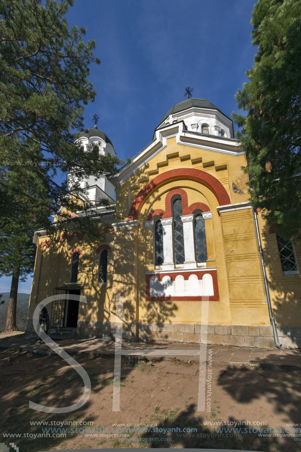 Църква Покров Богородичен, Кремиковски манастир Свети Георги Победоносец, Област София Град