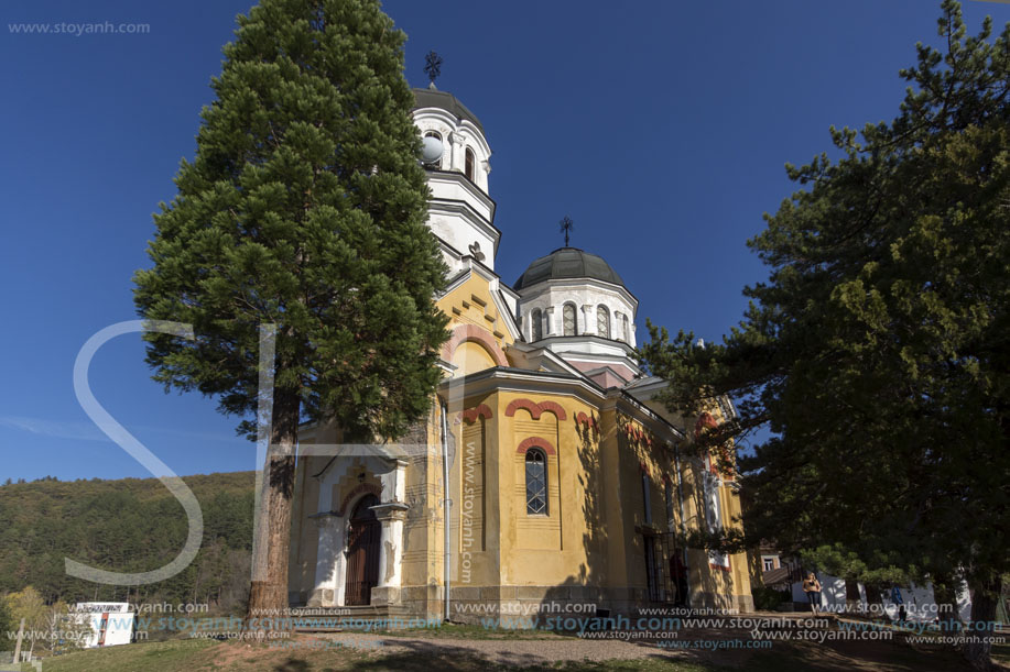 Църква Покров Богородичен, Кремиковски манастир Свети Георги Победоносец, Област София Град