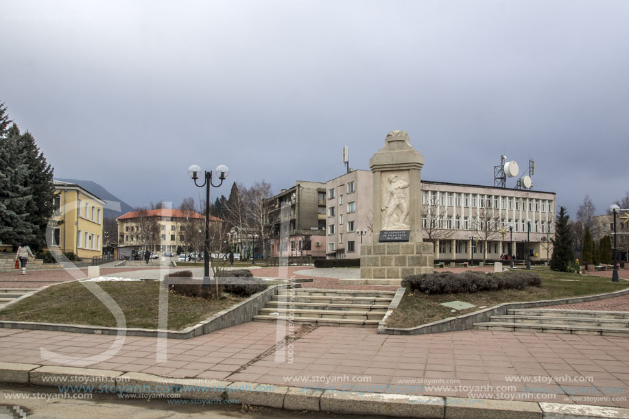 Град Златица, Централен Площад, София Област