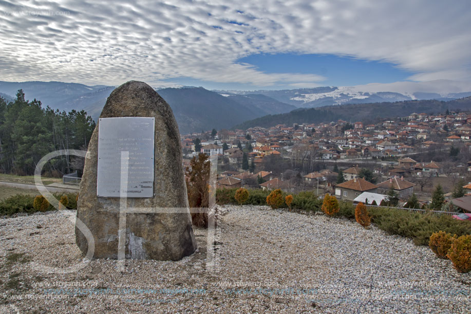Град Клисура, Монумент на Априлското въстание, Пловдивска област