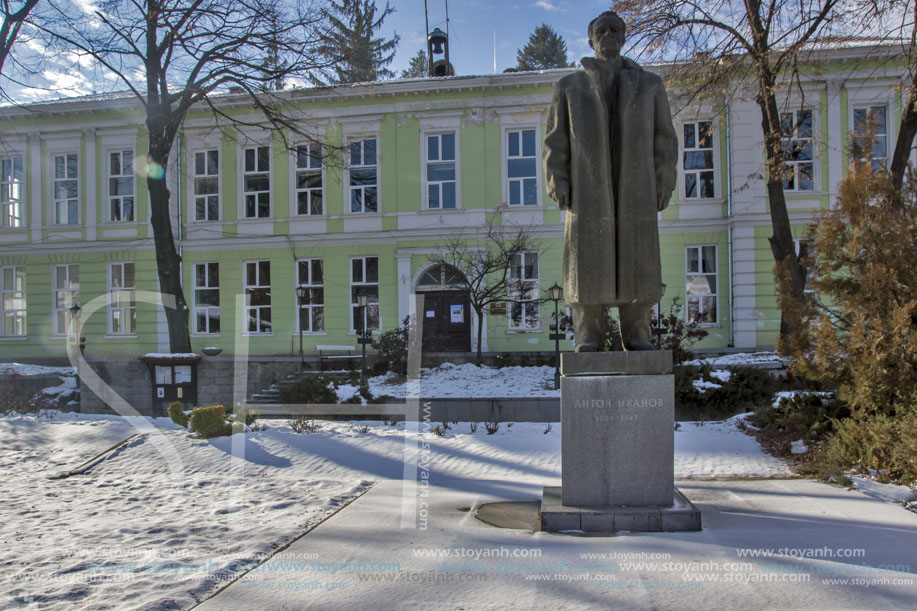 Паметник на Антон Иванов, Копривщица, София Област