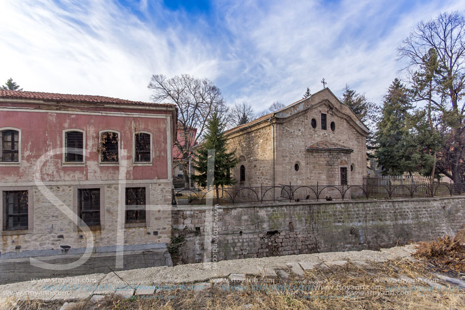 Църквата Свети Архангел Михаил и Дановото училище, Перущица, Пловдивска област