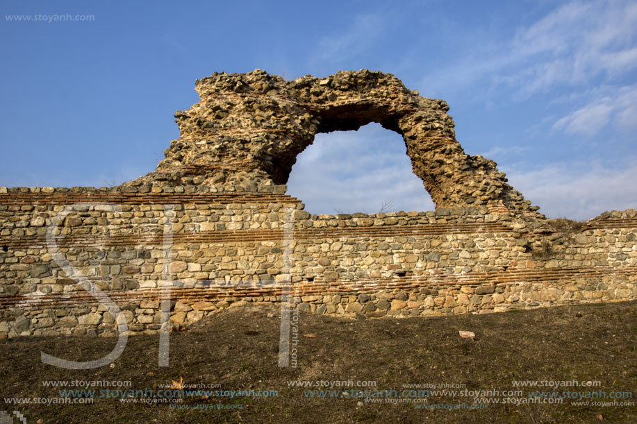 Хисаря, останки от древна крепостна стена, Област Пловдив