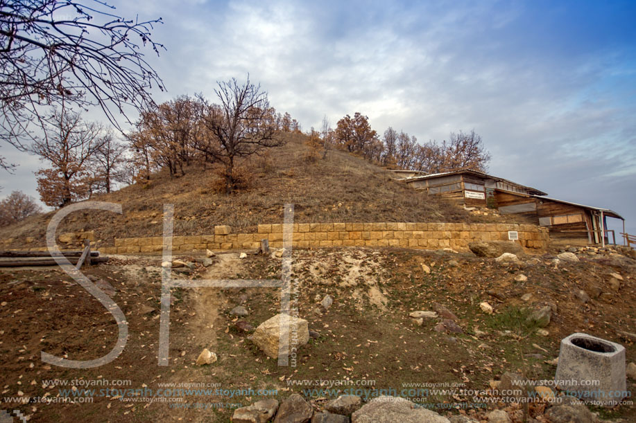 Тракийски култов комплекс, Четиньовата могила, Старосел, Област Пловдив