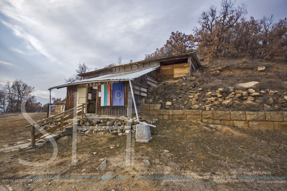 Тракийски култов комплекс, Четиньовата могила, Старосел, Област Пловдив