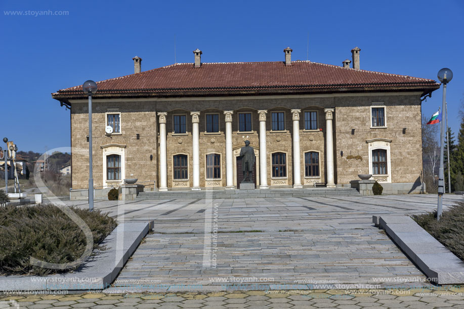 Село Ковачевци, Дом паметник на Георги Димитров, Област Перник