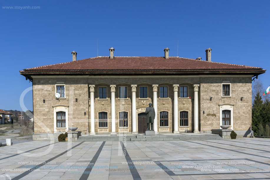 Село Ковачевци, Дом паметник на Георги Димитров, Област Перник