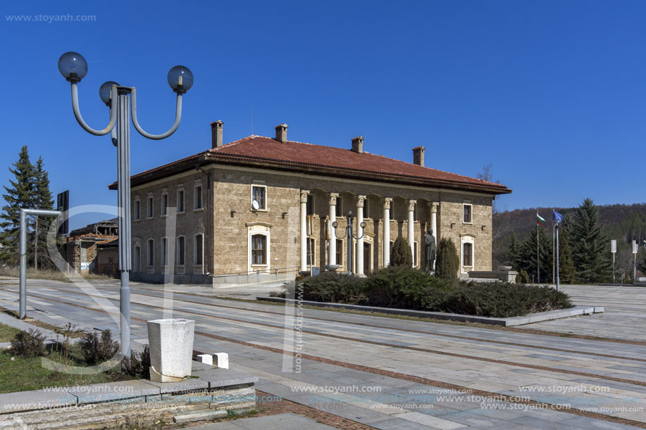 Село Ковачевци, Дом паметник на Георги Димитров, Област Перник