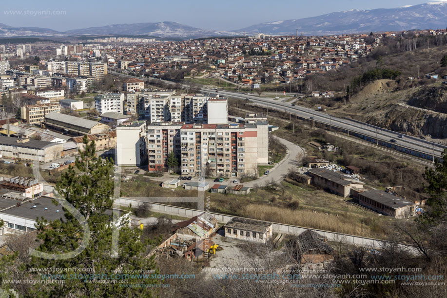 Поглед към Перник от крепостта Кракра, Област Перник