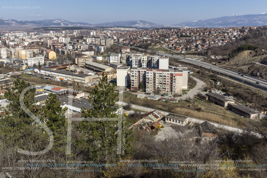 Поглед към Перник от крепостта Кракра, Област Перник