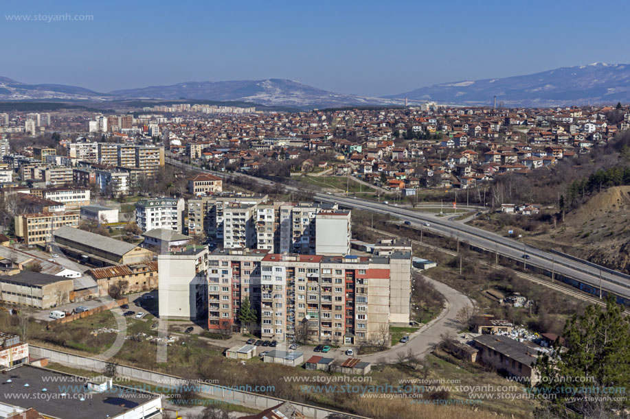 Поглед към Перник от крепостта Кракра, Област Перник