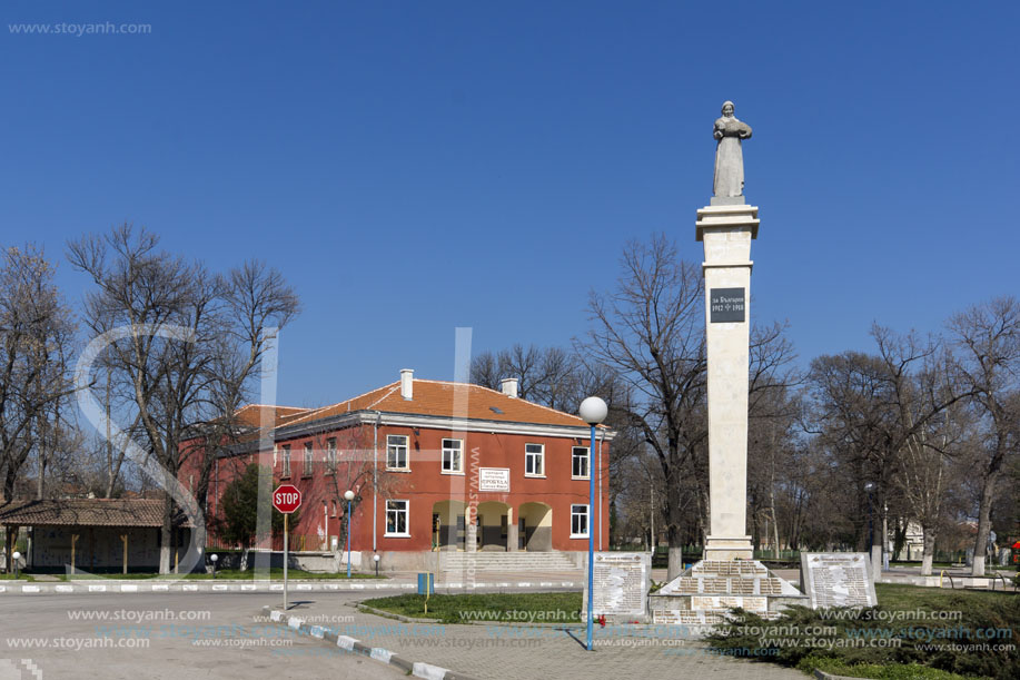 vСело Горски Извор, Читалище Пробуда, Паметник на загиналите в Балканските и Първата Световна Воини, Област Хасково