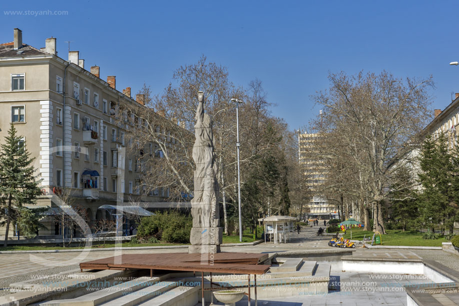 Димитровград, Площад Дружба,   Област Хасково