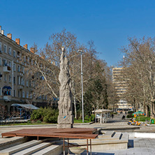 Димитровград, Площад Дружба,   Област Хасково - Снимки от България, Курорти, Туристически Дестинации