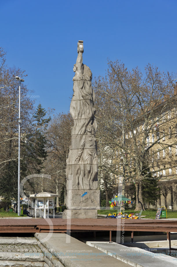 Димитровград, Площад Дружба,   Област Хасково