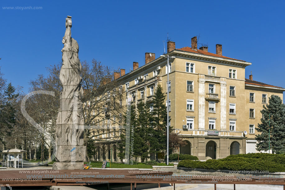 Димитровград, Площад Дружба,   Област Хасково