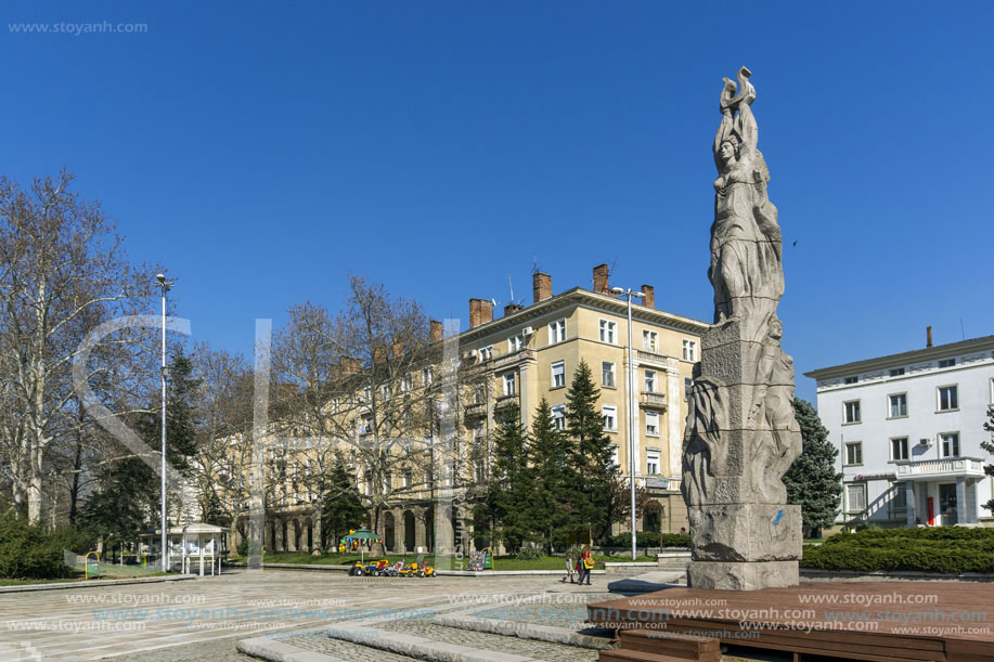 Димитровград, Площад Дружба,   Област Хасково