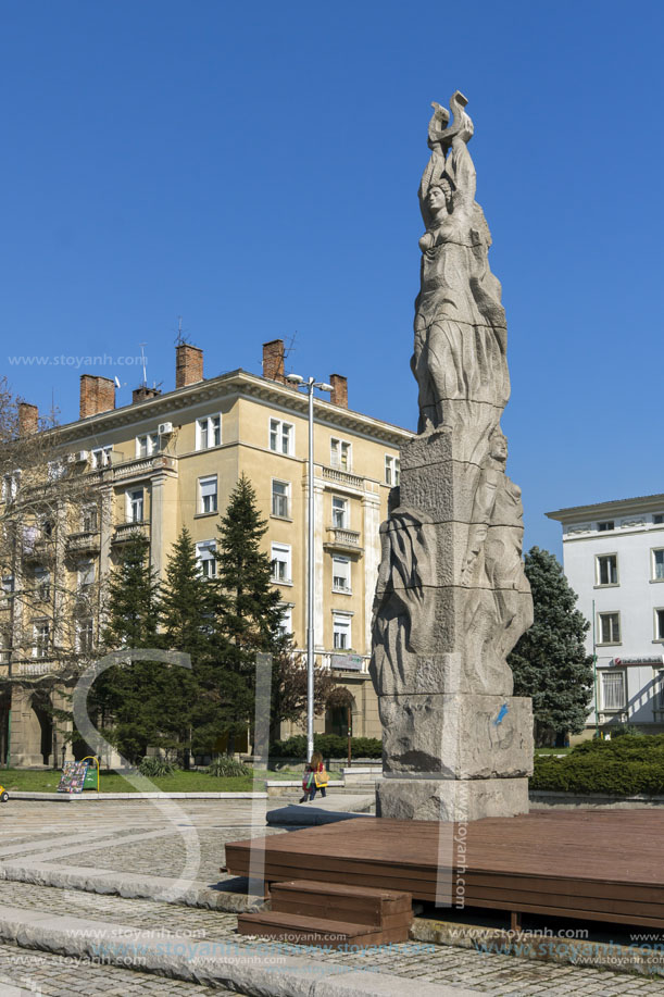 Димитровград, Площад Дружба,   Област Хасково