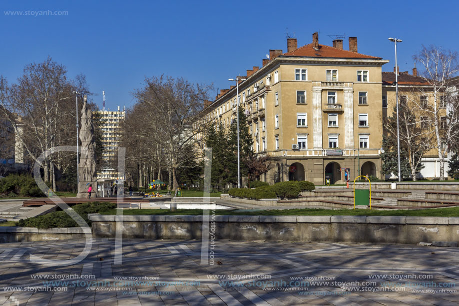 Димитровград, Площад Дружба,   Област Хасково