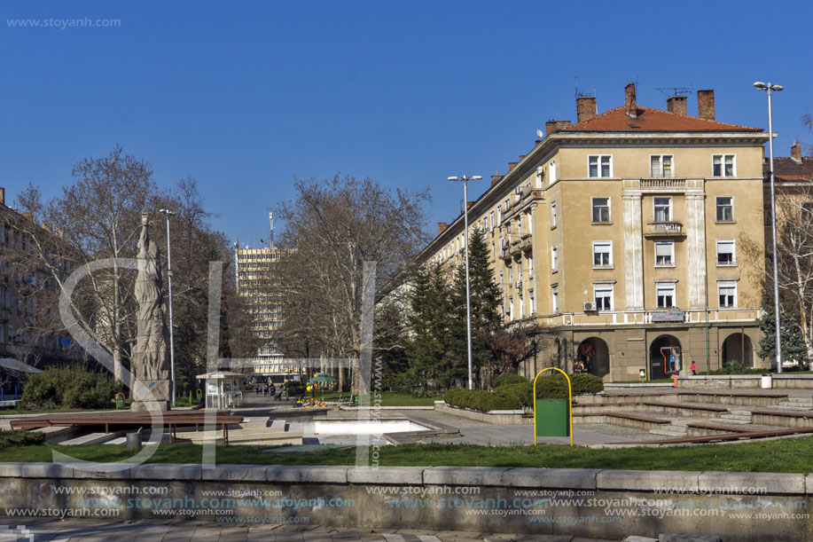 Димитровград, Площад Дружба,   Област Хасково