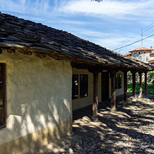 Къкринско Ханче, Село Къкрина, Област Ловеч