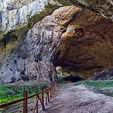 Деветашка Пещера, Област Ловеч - Снимки от България, Курорти, Туристически Дестинации